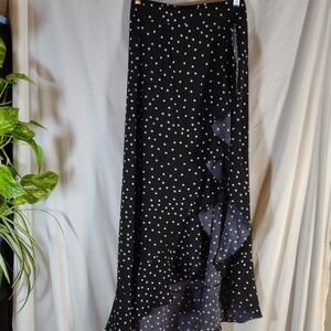 Stylish Black & White Polka Dot Asymmetrical Skirt
